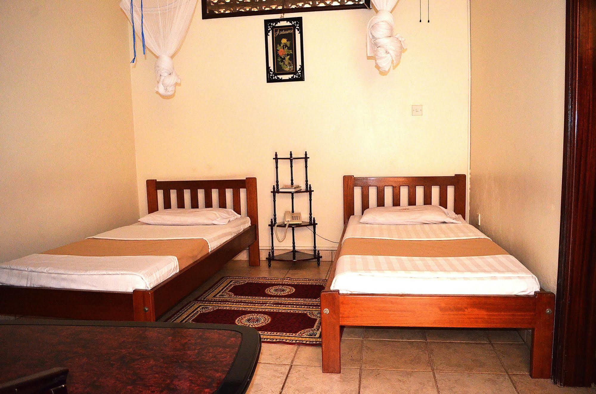 Victoria Travel Hotel Kampala Kültér fotó