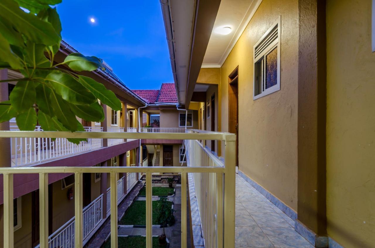 Victoria Travel Hotel Kampala Kültér fotó