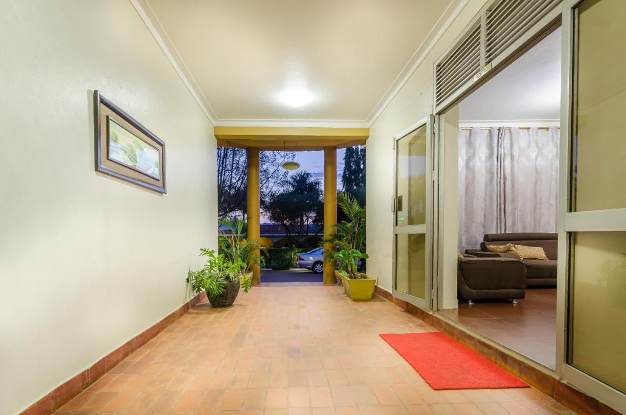 Victoria Travel Hotel Kampala Kültér fotó
